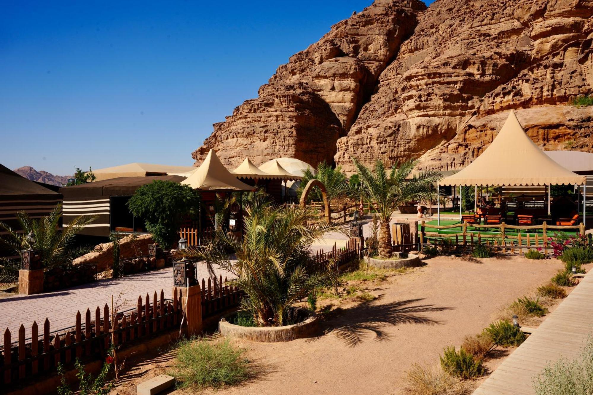Hasan Zawaideh Camp Hotel วาดิรัม ภายนอก รูปภาพ