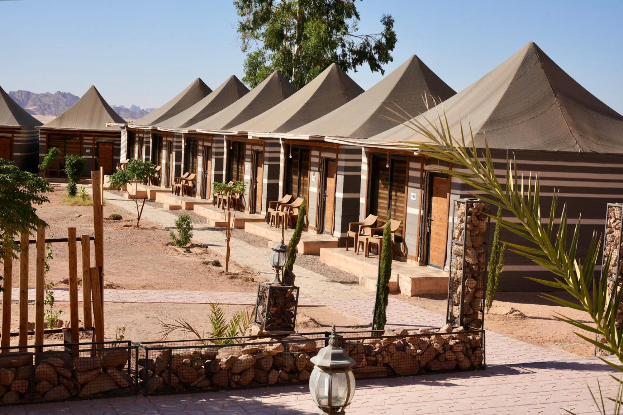 Hasan Zawaideh Camp Hotel วาดิรัม ภายนอก รูปภาพ