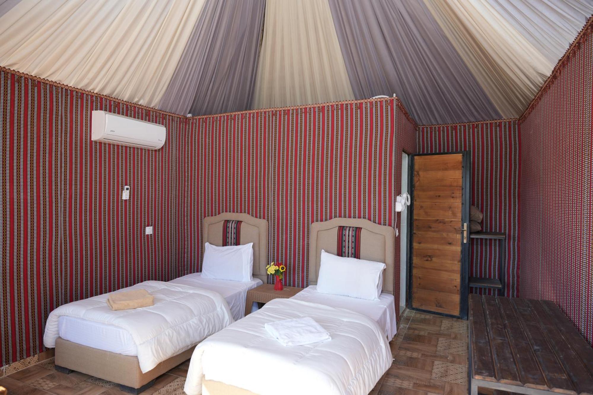 Hasan Zawaideh Camp Hotel วาดิรัม ภายนอก รูปภาพ