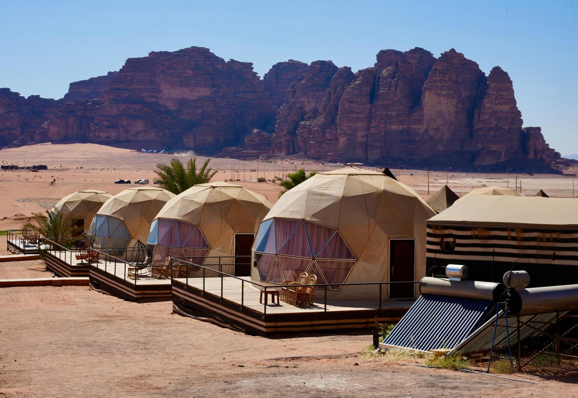 Hasan Zawaideh Camp Hotel วาดิรัม ภายนอก รูปภาพ